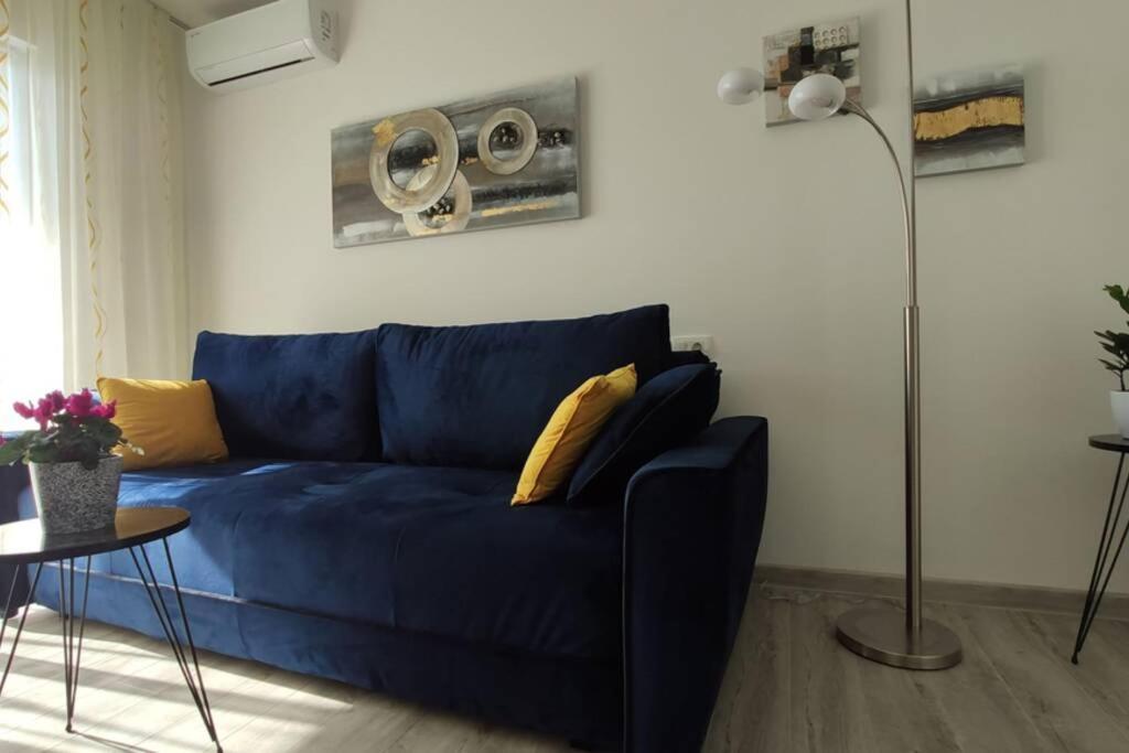 Pape Apartment