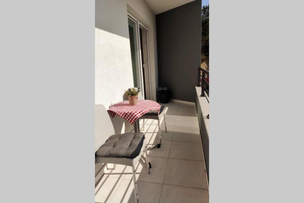 Pape Apartment