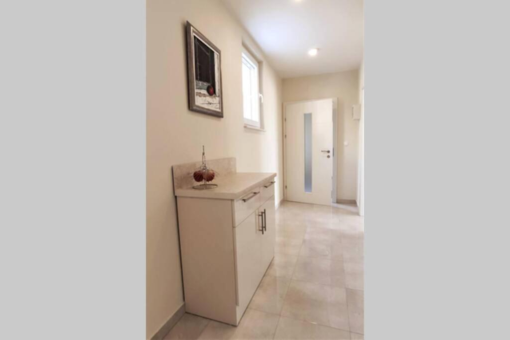 Pape Apartment